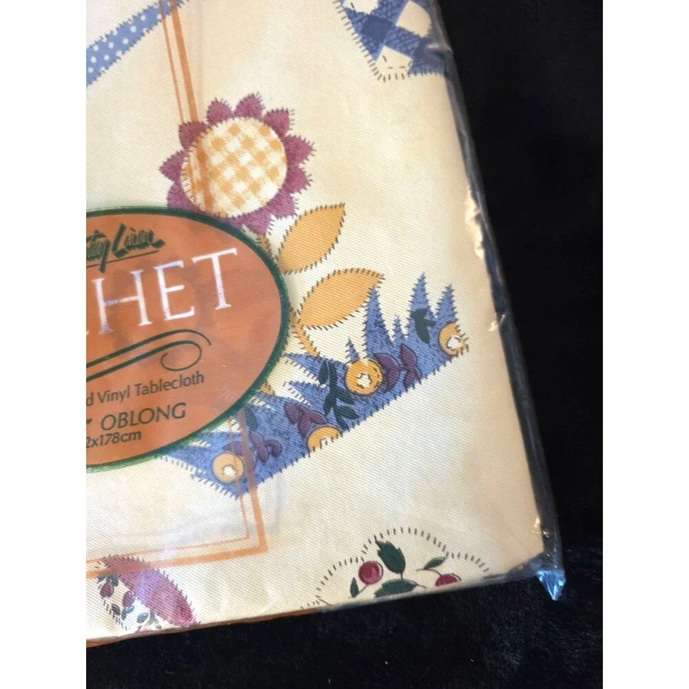 Vintage Town & Country Linen Flannel Backed Vinyl Tablecloth Calico Hearts